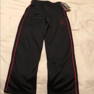 NWT Nike Therma-Fit boys Jordan pant, Small
